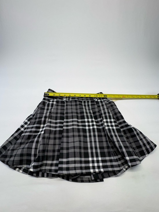 Aeropostale Black & Grey Plaid Skater Skort Size Small - Picture 8 of 8